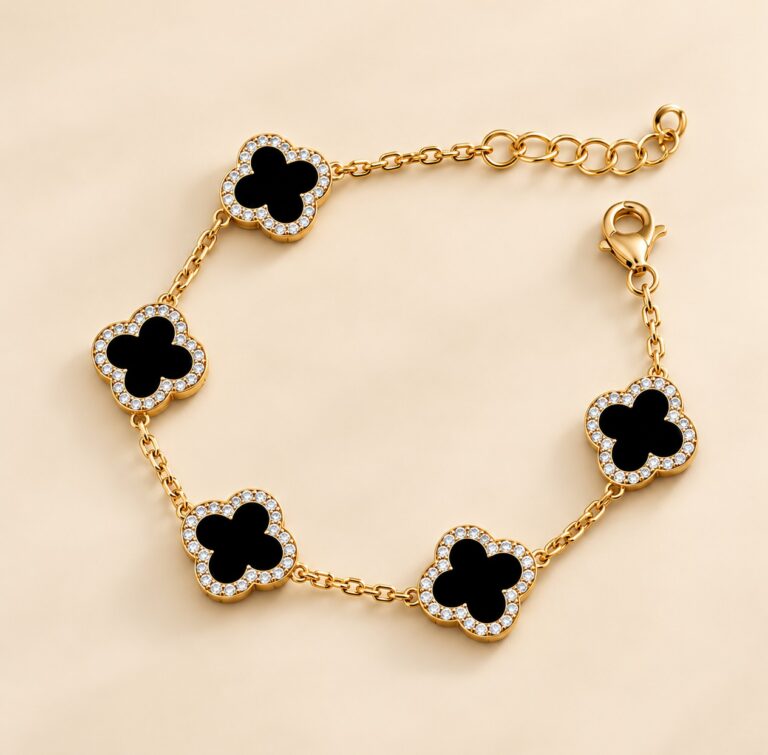 Gold-plated black clover bracelet